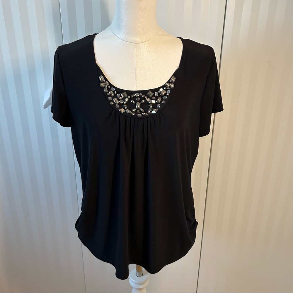 Notations black chunky bead front trim short sleeve gathered tee Size L
